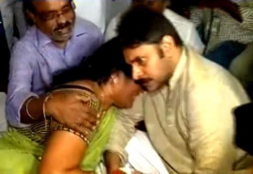 South Indian Actor Pawan Kalyan pays last respect to his fan Vinod's in Tirupathi.