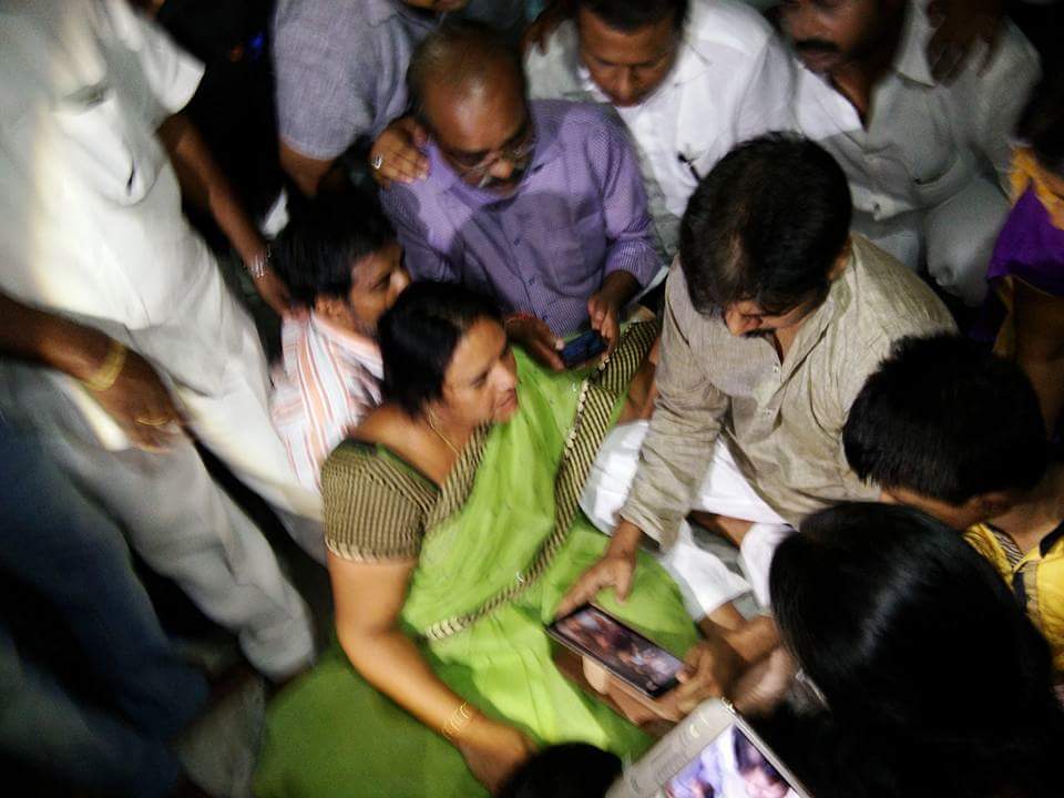 South Indian Actor Pawan Kalyan pays last respect to his fan Vinod's in Tirupathi. Pawan Kalyan,Vinod,Pawan Kalyan fan Vinod,Jr. Ntr,Jr NTr vs Pawan Kalyan,Pawan Kalyan latest pics,Pawan Kalyan latest images,Pawan Kalyan latest photos,Pawan Kalyan latest stills,Pawan Kalyan latest pictures
