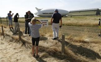 World's longest airship crashes,longest airship crashes,Airlander 10 airship,world's longest aircraft,longest aircraft,test flight,England