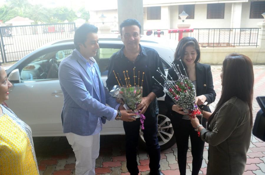 Anu Malik & his daughter Anmol Malik visited the ITA School, Mumbai to interact with students who were passing out from the singing course. Anu Malik,Anmol Malik,Anu Malik with daughter Anmol Malik,Anu Malik at ITA School,ITA School,Anmol Malik pics,Anu Malik pics