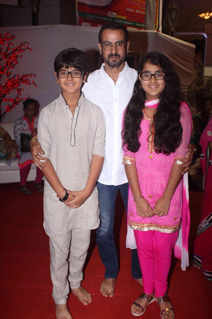 Celebs like Bhumika Chawla, Bharat Thakur, Shriya Saran, Nikhil Dwivedi, Ronit Roy with his kids and others celebrate Janmashtami at Iskcon Temple in Mumbai. Janmashtami,Janmashtami celebrations,Bhumika Chawla,Bharat Thakur,Shriya Saran,Nikhil Dwivedi,Ronit Roy,Janmashtami celebrations at Iskon Temple,Iskon Temple,Iskcon Temple in Mumbai