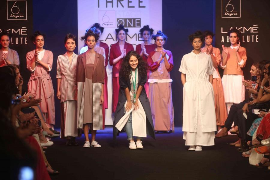 Lakme Fashion Week Day 2: Best looks from the show. Lakme Fashion Week Day 2,Lakme Fashion Week,Lakme Fashion Week 2016,Lakme Fashion Week pics,Lakme Fashion Week images,Lakme Fashion Week photos,Lakme Fashion Week stills,Lakme Fashion Week pictures