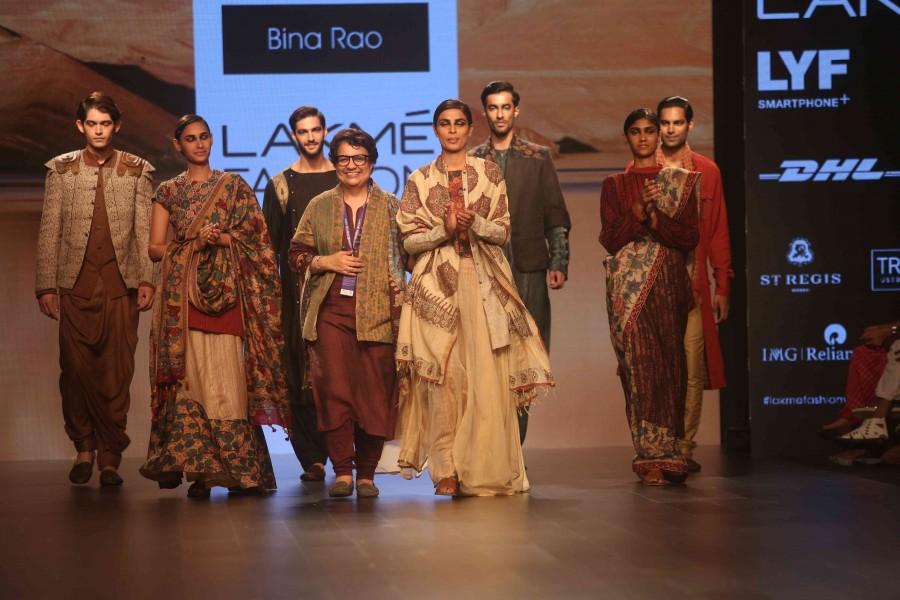 Lakme Fashion Week Day 2: Best looks from the show. Lakme Fashion Week Day 2,Lakme Fashion Week,Lakme Fashion Week 2016,Lakme Fashion Week pics,Lakme Fashion Week images,Lakme Fashion Week photos,Lakme Fashion Week stills,Lakme Fashion Week pictures