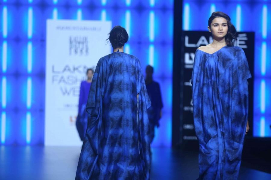 Lakme Fashion Week Day 2: Best looks from the show. Lakme Fashion Week Day 2,Lakme Fashion Week,Lakme Fashion Week 2016,Lakme Fashion Week pics,Lakme Fashion Week images,Lakme Fashion Week photos,Lakme Fashion Week stills,Lakme Fashion Week pictures