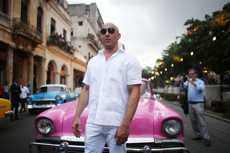 Dwayne Johnson, Jackie Chan, Matt Damon, Tom Cruise, Johnny Depp, Ben Affleck, Vin Diesel, Shah Rukh Khan, Akshay Kumar, Salman Khan and others are in World's highest-paid actors 2016. World's highest-paid actors,World's highest-paid actors 2016,Dwayne Johnson,Jackie Chan,Matt Damon,Tom Cruise,Johnny Depp,Ben Affleck,Vin Diesel,Shah Rukh Khan,Akshay Kumar,Salman Khan,Shah Rukh Khan and Salman Khan,SRK and Salman Khan