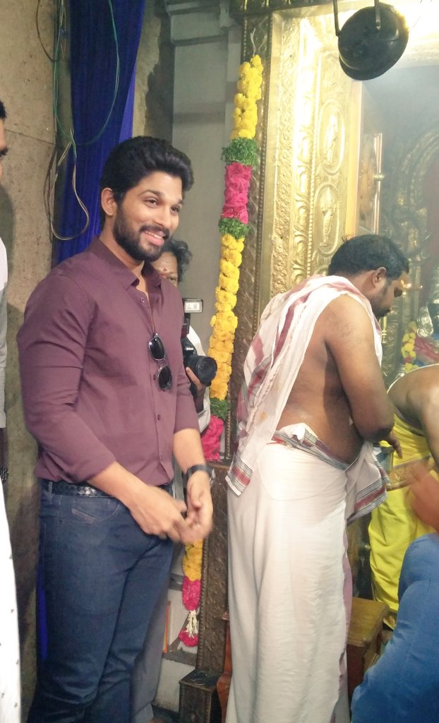 Stylish Star Allu Arjun's DJ akka Duvvada Jagannadham Movie launched at Film Nagar Temple, Hyderabad. Celebs like Allu Arjun, Allu Aravind, Harish Shankar, Dil Raju, Ram, VV Vinayak, Shyam Prasad Reddy, Lakshman, Gowtham Raju, Sireesh, Vamsi Paidipally and others graced the event. Allu Arjun,Allu Arjun new movie,Duvvada Jagannadham,Duvvada Jagannadham movie launch,Duvvada Jagannadham pooja,Allu Aravind,Harish Shankar,Dil Raju,Ram,VV Vinayak,Shyam Prasad Reddy