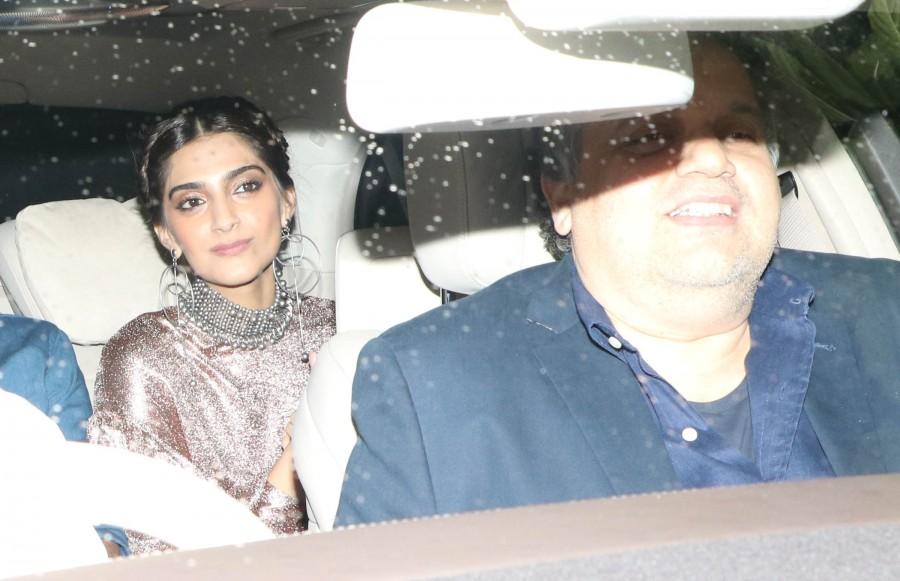 Celebs like Varun Dhawan, Ranbir Kapoor, Karan Johar, Rohit Dhawan, Jacqueline Fernandez, Shraddha Kapoor, Alia Bhatt, Arjun Kapoor and Sonakshi Sinha among others. Will Smith,Ranbir Kapoor,Sonakshi Sinha,Akshay Kumar,Akshay Kumar and Will Smith,Akshay Kumar's Rustom celebration,Rustom celebration,Varun Dhawan,Ranbir Kapoor,Karan Johar,Rohit Dhawan,Jacqueline Fernandez,Shraddha Kapoor,Alia Bhatt,Arjun Kapoor