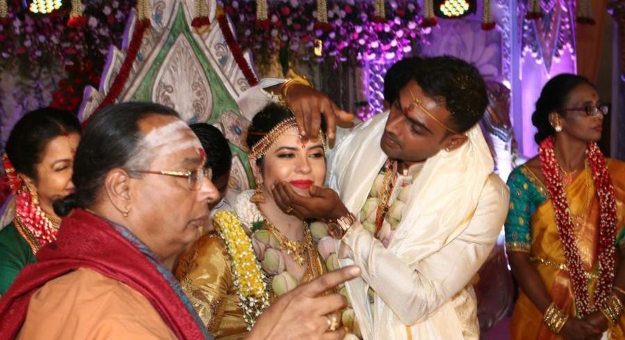 Actress Radhika Sarathkumar's daughter Rayanne Hardy and Abhimanyu Mithun Wedding held in Chennai on Aug 28. Celebs like Suriya, Jyothika, Vijay, Chiyaan Vikram, Chiranjeevi, Prabhu, Ramki, Kalpathi S. Aghoram, P Bharathiraja, Suhasini Manirathnam, Archana Kalpathi, K Bhagyaraj, Sasikala Natarajan, Vairamuthu, Poornima, Vadivukarasi, AVM Saravanan, Gayathri Raguram, Vidyullekha Raman, Uma Padmanabhan, Nina Reddy, Sripriya, Preetha Hari, Radha, Rajkumar Sethupathy, Dhansika, Ambika, Sanjana, Nikki Galrani, Rajasekhar, Jeevitha, V. Narayanasamy, KT Kunjumon, Keerthy Suresh, Senthil, P Vasu, Arjun, Jeeva, Shankar, Aishwarya, A Venkatesh and others wished the couples. Suriya,Jyothika,Sasikala Natarajan,Puneeth Rajkumar,Rayanne Hardy Marriage,Rayanne Hardy wedding,Vijay,Chiyaan Vikram,Chiranjeevi,Prabhu,Ramki,K Bhagyaraj,Sasikala Natarajan,Vairamuthu,Poornima,Vadivukarasi,Gayathri Raguram,Vidyullekha Raman,Uma Padmanabh