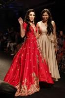 Karishma Kapoor,Karishma Kapoor at Lakme Fashion Week Winter Festive,Lakme Fashion Week Winter Festive 2016,Lakme Fashion Week,Lakme Fashion Week 2016,actress Karishma Kapoor,Karishma Kapoor pics,Karishma Kapoor images,Karishma Kapoor photos,Karishma Kapo