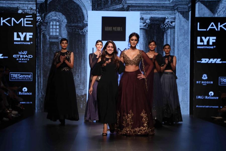 Bollywood actress Ileana D'Cruz shines at Lakme Fashion Week 2016. Ileana D'Cruz,Ileana D'Cruz at Lakme Fashion Week 2016,Lakme Fashion Week,actress Ileana D'Cruz,Ileana D'Cruz pics,Ileana D'Cruz images,Ileana D'Cruz photos,Ileana D'Cruz stills,Ileana D'Cruz pictures,Ileana D'
