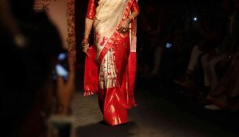 Bipasha Basu at Lakme Fashion Week,Bipasha Basu at Lakme Fashion Week 2016,Bipasha Basu ramp walk,Bipasha Basu pics,Bipasha Basu images,Bipasha Basu photos,Bipasha Basu stills,Bipasha Basu pictures,Lakme Fashion Week 2016,Lakme Fashion Week