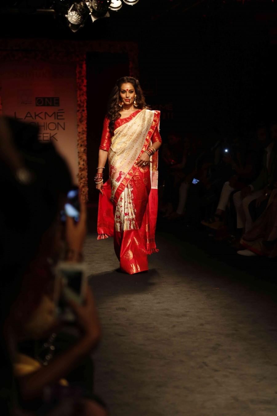 Bollywood actress Bipasha Basu walks for Sanjukta Dutt at Lakme Fashion Week 2016. Bipasha Basu at Lakme Fashion Week,Bipasha Basu at Lakme Fashion Week 2016,Bipasha Basu ramp walk,Bipasha Basu pics,Bipasha Basu images,Bipasha Basu photos,Bipasha Basu stills,Bipasha Basu pictures,Lakme Fashion Week 2016,Lakme Fashion Week