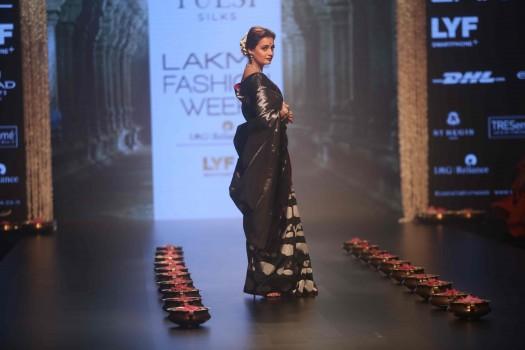 Bollywood actress Dia Mirza walks for Santosh Parekh at Lakme Fashion Week 2016.