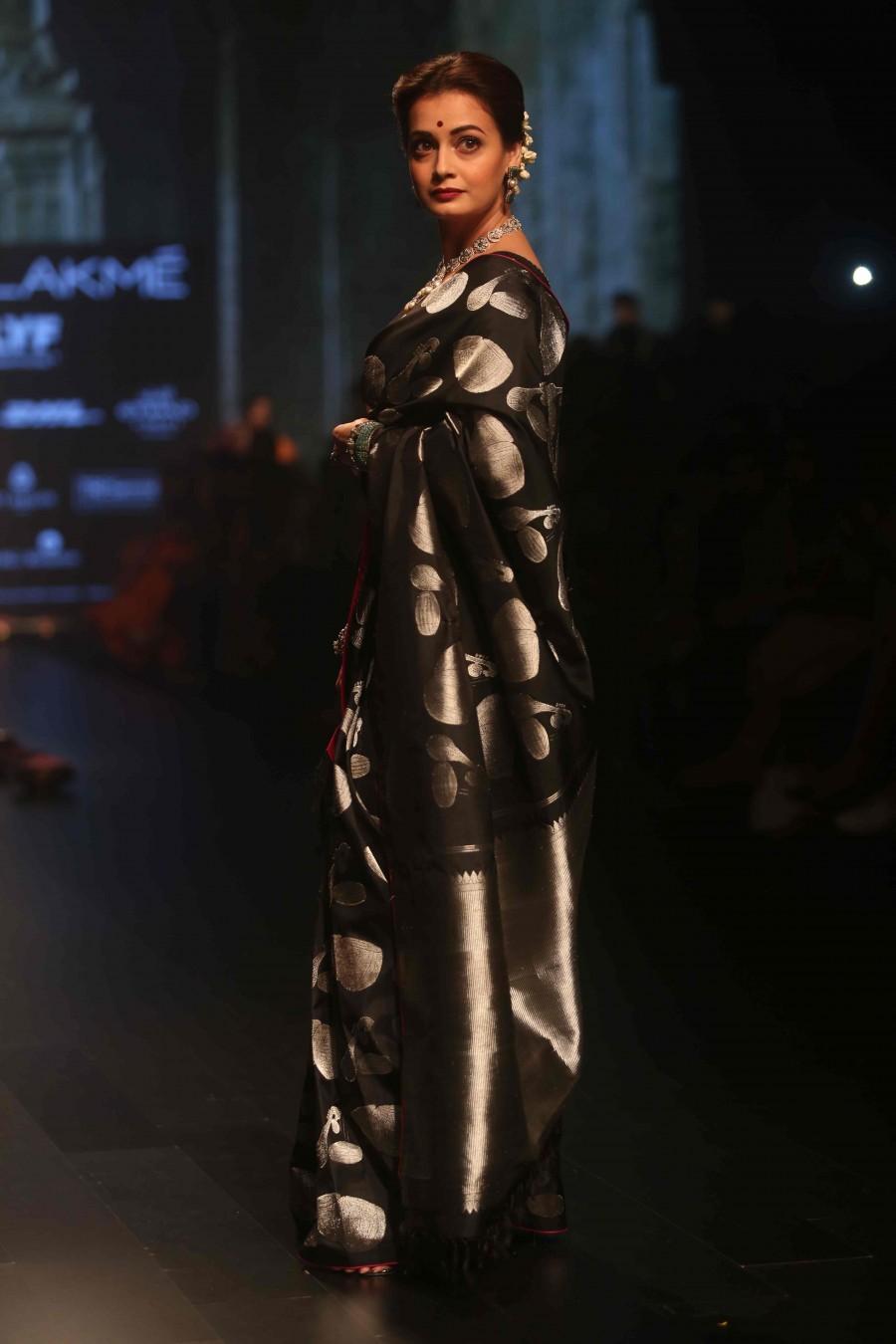 Bollywood actress Dia Mirza walks for Santosh Parekh at Lakme Fashion Week 2016. Dia Mirza,Dia Mirza at Lakme Fashion Week 2016,Dia Mirza at Lakme Fashion Week,Lakme Fashion Week,Lakme Fashion Week 2016,Dia Mirza pics,Dia Mirza images,Dia Mirza photos,Dia Mirza stills,Dia Mirza pictures