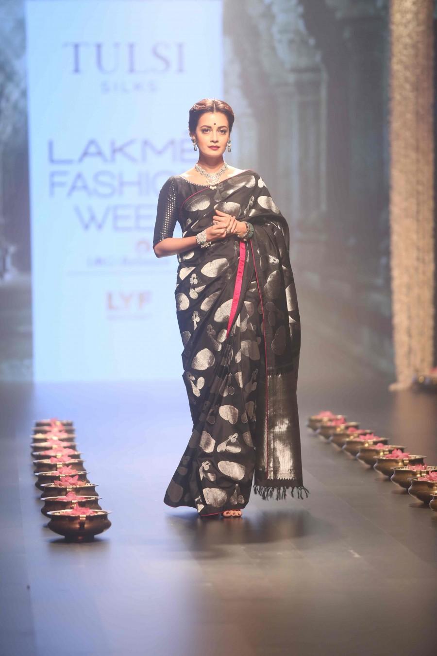 Bollywood actress Dia Mirza walks for Santosh Parekh at Lakme Fashion Week 2016. Dia Mirza,Dia Mirza at Lakme Fashion Week 2016,Dia Mirza at Lakme Fashion Week,Lakme Fashion Week,Lakme Fashion Week 2016,Dia Mirza pics,Dia Mirza images,Dia Mirza photos,Dia Mirza stills,Dia Mirza pictures