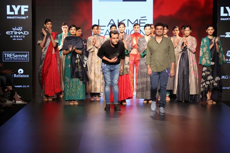 The eternal saga of the celestial intervention of goddess Lakshmi, as she descends on Earth, narrates the core inspiration for this festive fusion collection for fall 2016 by the designer duo VINEETRAHUL. Designer Vineet Rahul,Vineet Rahul,LFW WF 2016,LFW 2016,LFW,goddess Lakshmi