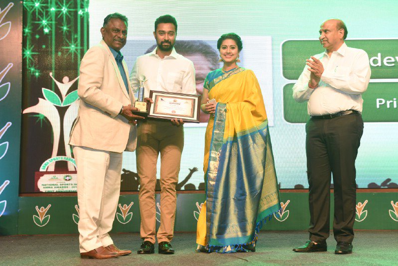First Anniversary of National Sports Day - Amma awards 2016 held in Chennai. Celebs like Nayanthara, Director Atlee, Prasanna, Sneha, Nassar and others graced the event. Nayanthara,Prasanna,Sneha,National sports day Amma awards 2016,Amma awards 2016,Amma awards,National Sports Day,Director Atlee
