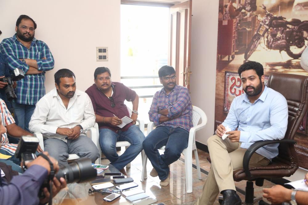 Janatha Garage promotion: Jr NTR interacts with media. Janatha Garage,Janatha Garage promotion,Janatha Garage movie promotion,Jr NTR,Jr NTR promotes Janatha Garage,Janatha Garage press meet,Janatha Garage stills,Janatha Garage images,Janatha Garage photos,Janatha Garage pictures