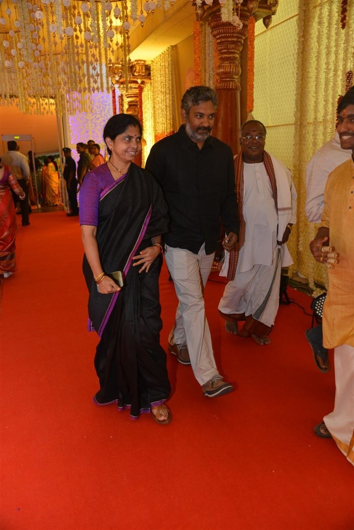 Pranav (Grandson of Smt. Sulochana and Late Sri. G.Srinivasulu Reddy) weds Swathi (Daughter of Smt. Sridevi and Sri Prasad Nimmagadda) held at N Convention Centre, Hyderabad. Celebs like Nagarjuna, Naga Chaitanya, Samantha, Sachin Tendulkar, Anjali, Amala, Akhil Akkineni, Allu Nirmala, Rama, SS Rajamouli, Allu Aravind, Jhansi Sureddi, Mohan Babu, Venkaiah Naidu, Prasad V Potluri, Paruchuri Gopala Krishna, Pinky Reddy, K Atchi Reddy, SV Krishna Reddy, Tammareddy Bharadwaja, Shilpa Reddy, Dasari Narayana Rao, Manchu Lakshmi Prasanna, K Kavitha, Murali Mohan, T Subbarami Reddy, Sushanth, KTR, Sumanth, Chiranjeevi Daughter Srija and others wished the couples. Nagarjuna,Akhil,Rajamouli,Sachin Tendulkar,Nimmagadda Prasad Daughter Wedding,Nimmagadda Prasad Daughter marriage,Naga Chaitanya,Samantha