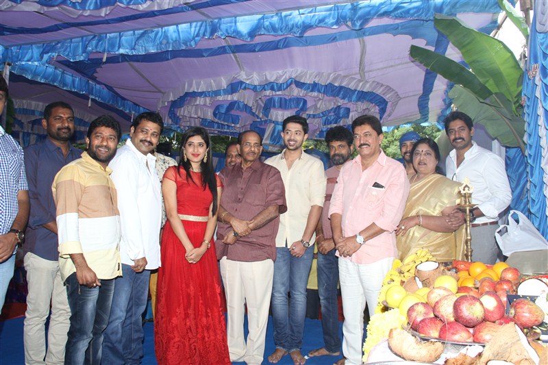 The film was launched with a puja in Kanteerava Studios, Bengaluru, in presence of Super Star Dr. Shiv Rajkumar, Bahubali writer Vijayendra Prasad, Ace Director of Telugu Film Industry Sukumar, Surya Pratap who directed Kumari21F in Telugu and Kannada Actor Prem. Shiva Rajkumar,Kumari 21F,Kumari 21F remake,Kumari 21F in Kannada,Sukumar, Surya Pratap,Vijayendra Prasad,Shiva Rajkumar pics,Shiva Rajkumar images,Shiva Rajkumar photos,Shiva Rajkumar stills,Shiva Rajkumar pictures