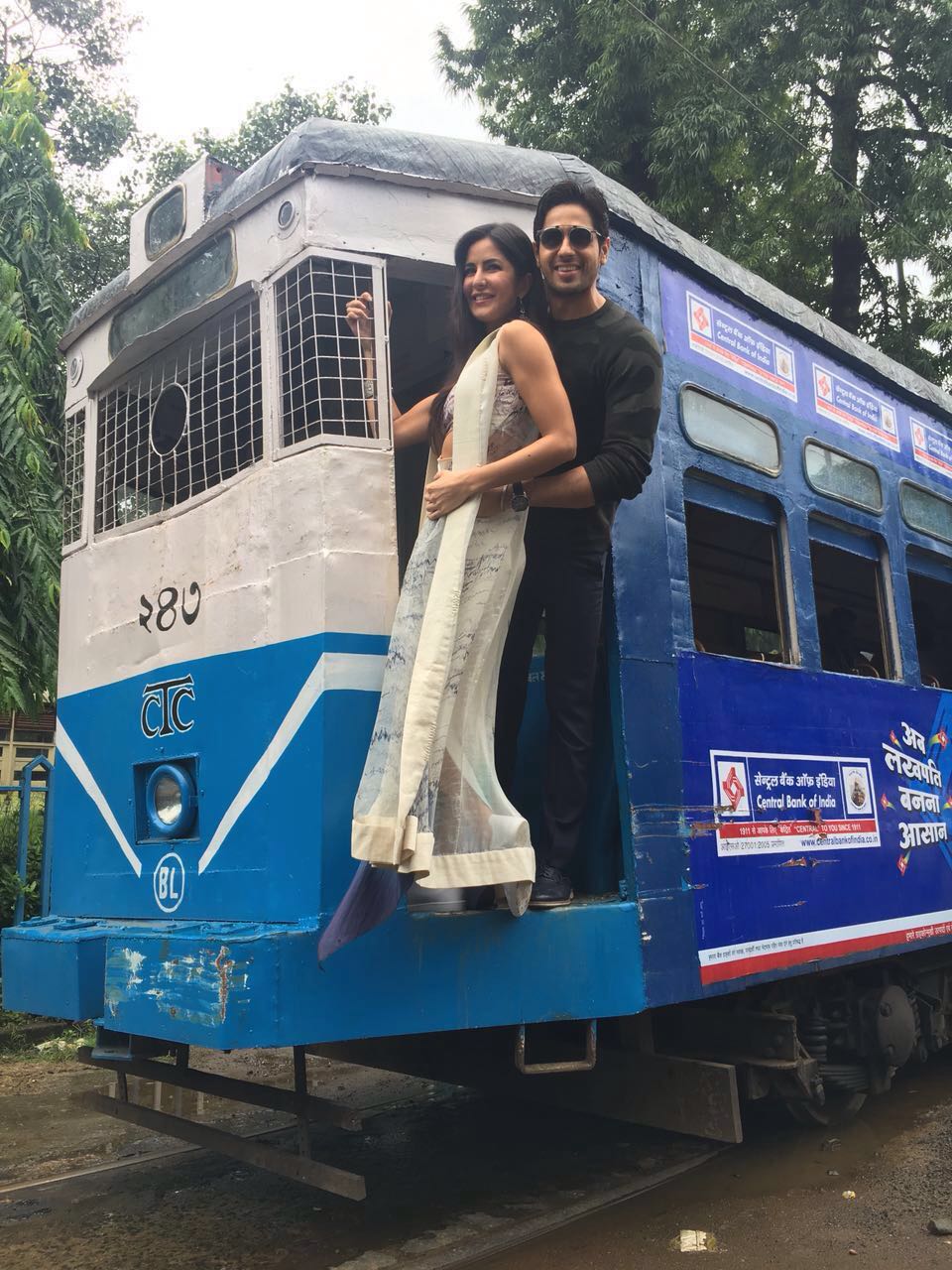 Baar Baar Dekho is produced by Excel Entertainment and Dharma Productions, directed by debutante Nitya Mehra. Starring Sidharth Malhotra and Katrina Kaif in the lead role. The film is scheduled for a worldwide release on 9 September 2016. Baar Baar Dekho,Sidharth Malhotra and Katrina Kaif,Sidharth Malhotra,Katrina Kaif,Sidharth Malhotra partied in Kolkata's Train,Baar Baar Dekho working stills,Baar Baar Dekho on the sets,Baar Baar Dekho pics,Baar Baar Dekho images,Baar Baar Dekho phot