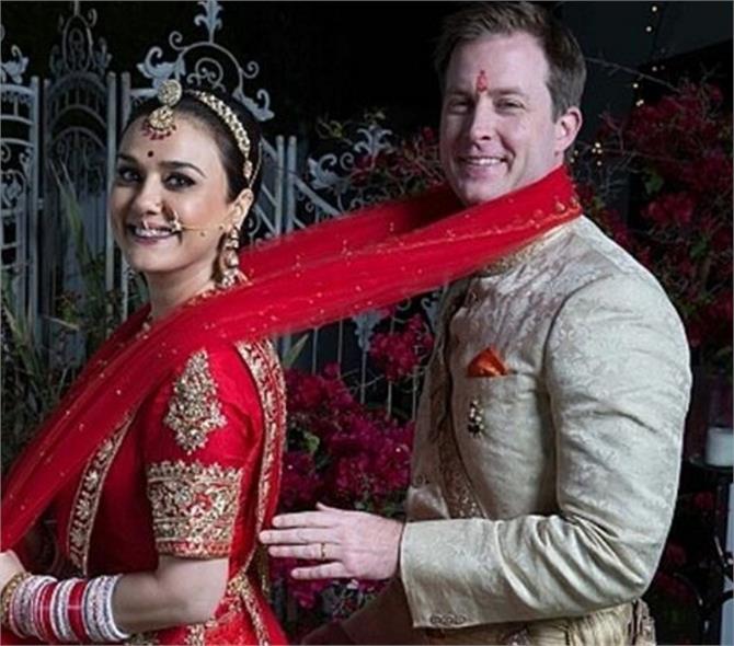 Preity Zinta & Gene Goodenough's Wedding pictures. Preity Zinta,Preity Zinta Wedding pictures,Preity Zinta Wedding pics,Preity Zinta Wedding images,Preity Zinta Wedding stills,Gene Goodenough wedding pics,Gene Goodenough wedding images,Gene Goodenough wedding photos