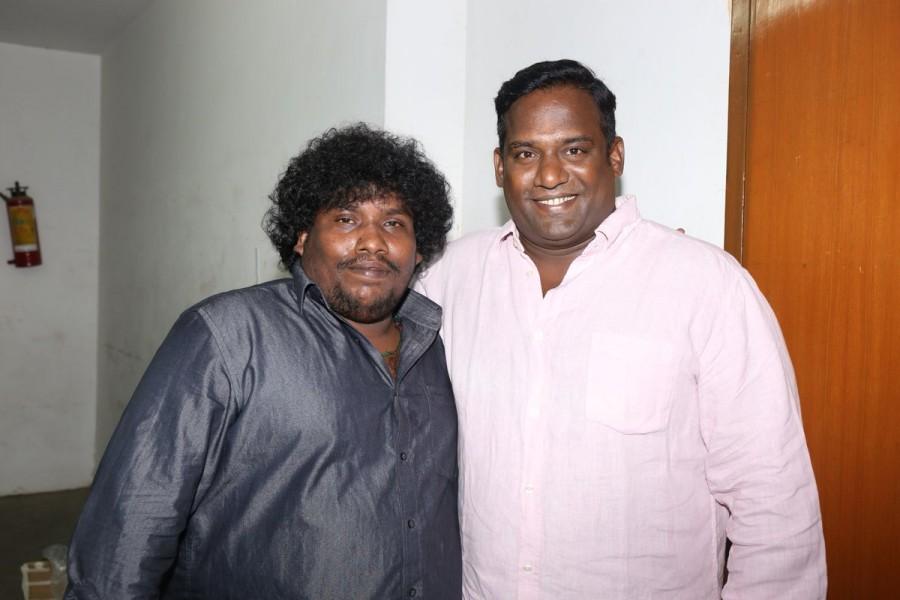 Tamil movie Veera Sivaji audio launched in Chennai. Celebs like Vikram Prabhu, Robo Shankar, Music composer D. Imman, Yogi Babu and others graced the event. Veera Sivaji,Veera Sivaji audio launch,Vikram Prabhu,Robo Shankar,Veera Sivaji music launch,Veera Sivaji audio,Veera Sivaji music,Veera Sivaji audio launch pics,Veera Sivaji audio launch images,Veera Sivaji audio launch photos,Veera Sivaji audio launch pi
