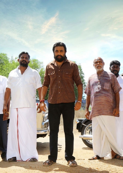 Sasikumar,Nikhila Vimal,Kidaari,Sasikumar as Kidaari,Kidaari stills,Kidaari pictures,Kidaari photos,Kidaari pics,Kidaari images,Kidaari movie stills,Kidaari movie pics,Kidaari movie images,Kidaari movie photos,Kidaari movie pictures