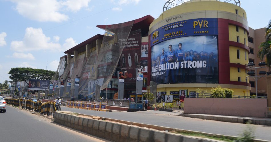 Bharat Bandh disrupts normal life in Bangalore. Bharat Bandh,Bharat Bandh 2 Sept,bharat bandh 2016,bharat bandh sep 2 2016,trade unions bharat bandh sep 2,Bharat Bandh pics,Bharat Bandh in bangalore,Bharat Bandh images,Bharat Bandh stills,Bharat Bandh pictures