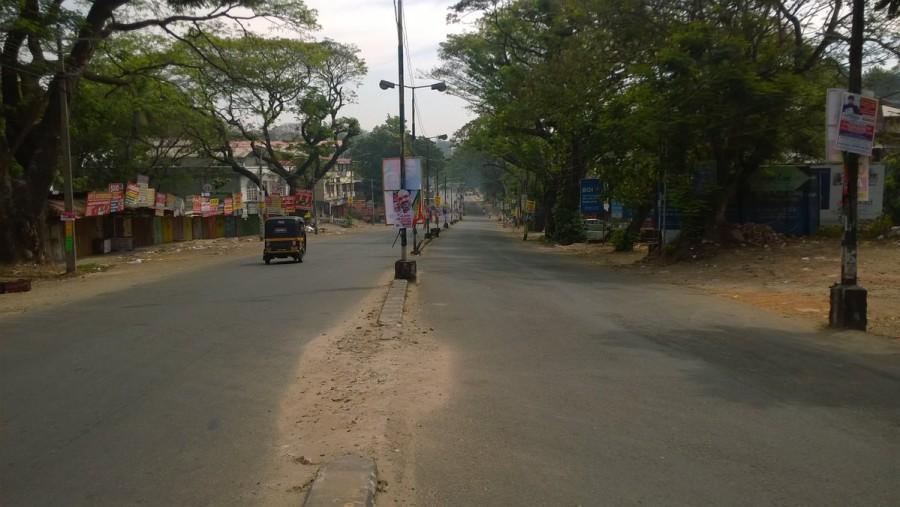 Bharat Bandh disrupts normal life in Bangalore. Bharat Bandh,Bharat Bandh 2 Sept,bharat bandh 2016,bharat bandh sep 2 2016,trade unions bharat bandh sep 2,Bharat Bandh pics,Bharat Bandh in bangalore,Bharat Bandh images,Bharat Bandh stills,Bharat Bandh pictures