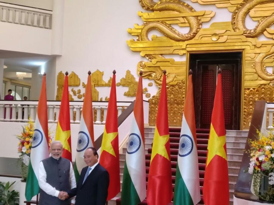 Prime Minister Narendra Modi on Saturday met his Vietnamese counterpart Nguyen Xuan Phuc for one-to-one talks ahead of delegation-level talks. Narendra Modi,Prime Minister Narendra Modi,Narendra Modi meets Vietnam PM,Modi meets Vietnam PM,Vietnamese counterpart Nguyen Xuan Phuc,Nguyen Xuan Phuc