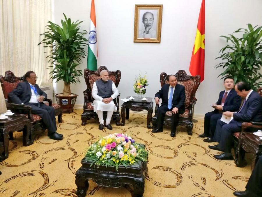 Prime Minister Narendra Modi on Saturday met his Vietnamese counterpart Nguyen Xuan Phuc for one-to-one talks ahead of delegation-level talks. Narendra Modi,Prime Minister Narendra Modi,Narendra Modi meets Vietnam PM,Modi meets Vietnam PM,Vietnamese counterpart Nguyen Xuan Phuc,Nguyen Xuan Phuc