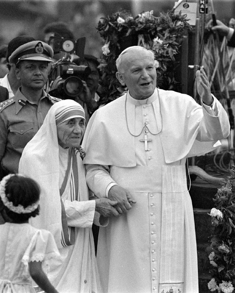 Mother Teresa of Calcutta, a nun who dedicated her life to helping the poor, will be made a saint of the Roman Catholic Church. Mother Teresa,Mother Teresa work,Roman Catholic Church,mother teresa sainthood,mother teresa to become saint,Mother Teresa pics,Mother Teresa images,Mother Teresa photos,Mother Teresa stills,Mother Teresa pictures