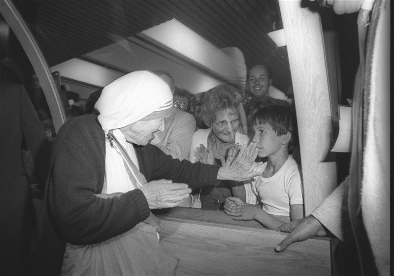 Mother Teresa of Calcutta, a nun who dedicated her life to helping the poor, will be made a saint of the Roman Catholic Church. Mother Teresa,Mother Teresa work,Roman Catholic Church,mother teresa sainthood,mother teresa to become saint,Mother Teresa pics,Mother Teresa images,Mother Teresa photos,Mother Teresa stills,Mother Teresa pictures