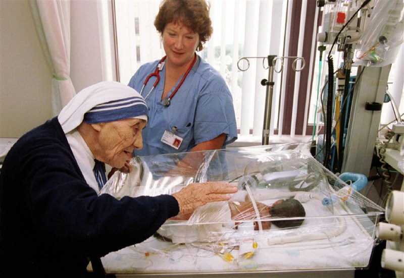 Mother Teresa of Calcutta, a nun who dedicated her life to helping the poor, will be made a saint of the Roman Catholic Church. Mother Teresa,Mother Teresa work,Roman Catholic Church,mother teresa sainthood,mother teresa to become saint,Mother Teresa pics,Mother Teresa images,Mother Teresa photos,Mother Teresa stills,Mother Teresa pictures