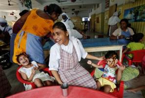 Mother Teresa,Mother Teresa Missionaries,Missionaries of Charity,mother teresa sainthood,mother teresa to become saint,mother teresa missionaries of charity,Mother Teresa  pics,Mother Teresa  images,Mother Teresa photos,Mother Teresa stills,Mother Teresa