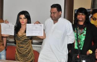 Rakhi Sawant,Avadh Sharma,EK Kahani Julie Ki Press meet,EK Kahani Julie Ki,Amit Mehra,Aziz Zee,Jimmy Sharma,Devendra Singh Khatana,Dharmendra Kapoor,EK Kahani Julie Ki Press meet pics,EK Kahani Julie Ki Press meet images,EK Kahani Julie Ki Press meet phot