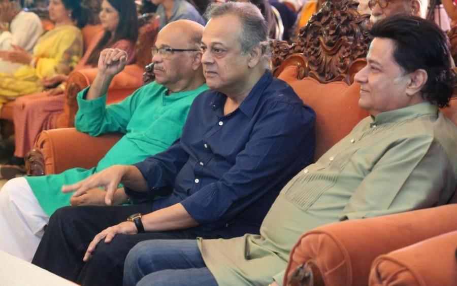 Ajivasan Music Academy organised its annual musical extravaganza Ajivasan Music Academy,Ajivasan Music Fest,Ajivasan Fest 2016,Nitin Mukesh,Padma Wadkar,Suresh Wadkar,Suresh Wadkar music academy,Ajivasan Fest 2016 pics,Ajivasan Fest 2016 images,Ajivasan Fest 2016 photos,Ajivasan Fest 2016 stills,Ajivasan Fest 2016 pict