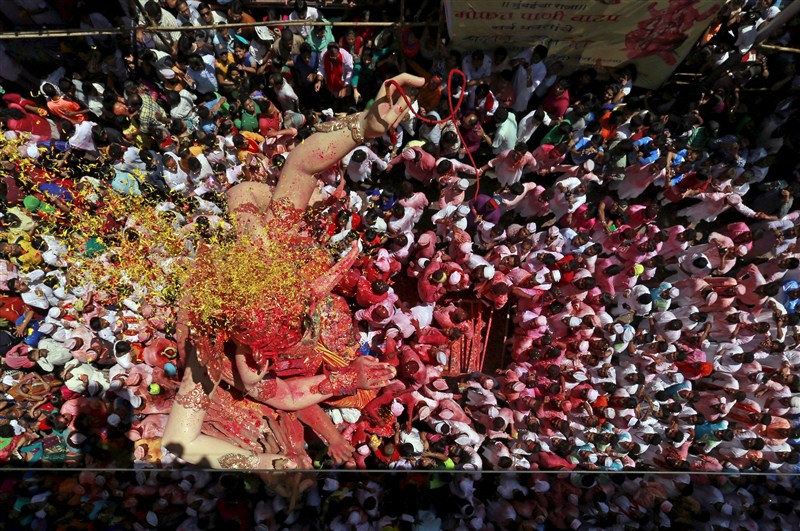 Ganesh Chaturthi 2016: Celebrations across India, devotees offer prayers to Ganpati Bappa Ganesh Chaturthi,Ganesh Chaturthi 2016,Ganesh Chaturthi celebrations,happy ganesh chaturthi,ganesh chaturthi celebrations in different cities,Ganpati Bappa,Ganesh Chaturthi celebrations pics,Ganesh Chaturthi celebrations images,Ganesh Chaturthi celebratio