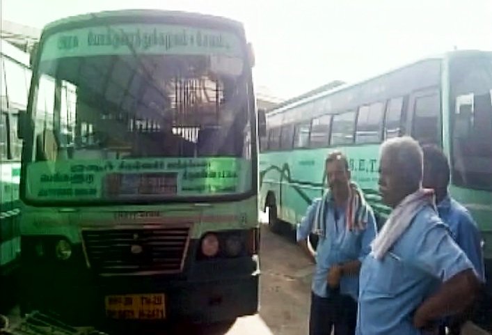 Cauvery water issue: Buses and trucks from Tamil Nadu heading to Karnataka stopped at Hosur border. Cauvery water issue,Cauvery water,cauvery water to tamil nadu,tamil nadu cauvery water dispute,cauvery row,Tamil Nadu,Karnataka,Hosur border