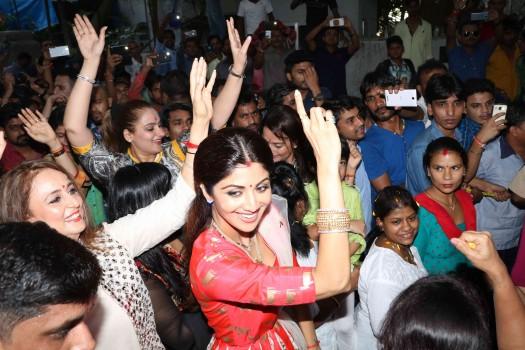 Bollywood actress Shilpa Shetty dancing crazily at Ganpati Visarjan.