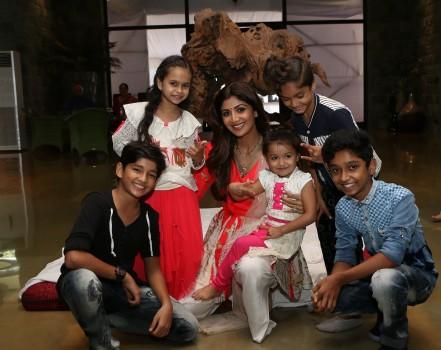 On Tuesday, Super Dancer, Judge Shilpa Shetty invited contestants (kids) from the show (Super Dancer) for Ganpati Darshan and Aarti at her home in Mumbai.