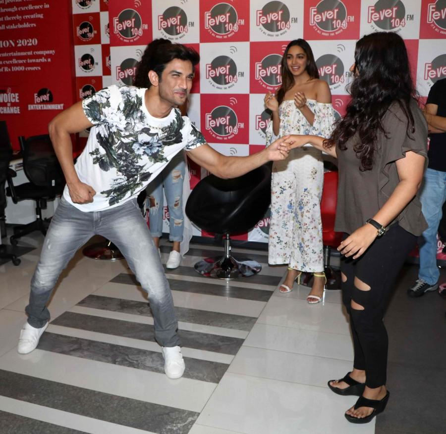 Bollywood actor Sushant Singh Rajput, Kiara Advani, Disha Patani promote M.S Dhoni: The Untold story movie. Sushant Singh Rajput,Kiara Advani,Disha Patani,M.S Dhoni: The Untold story,M.S Dhoni: The Untold story promotion,M.S Dhoni: The Untold story movie promotion,M.S Dhoni,Dhoni