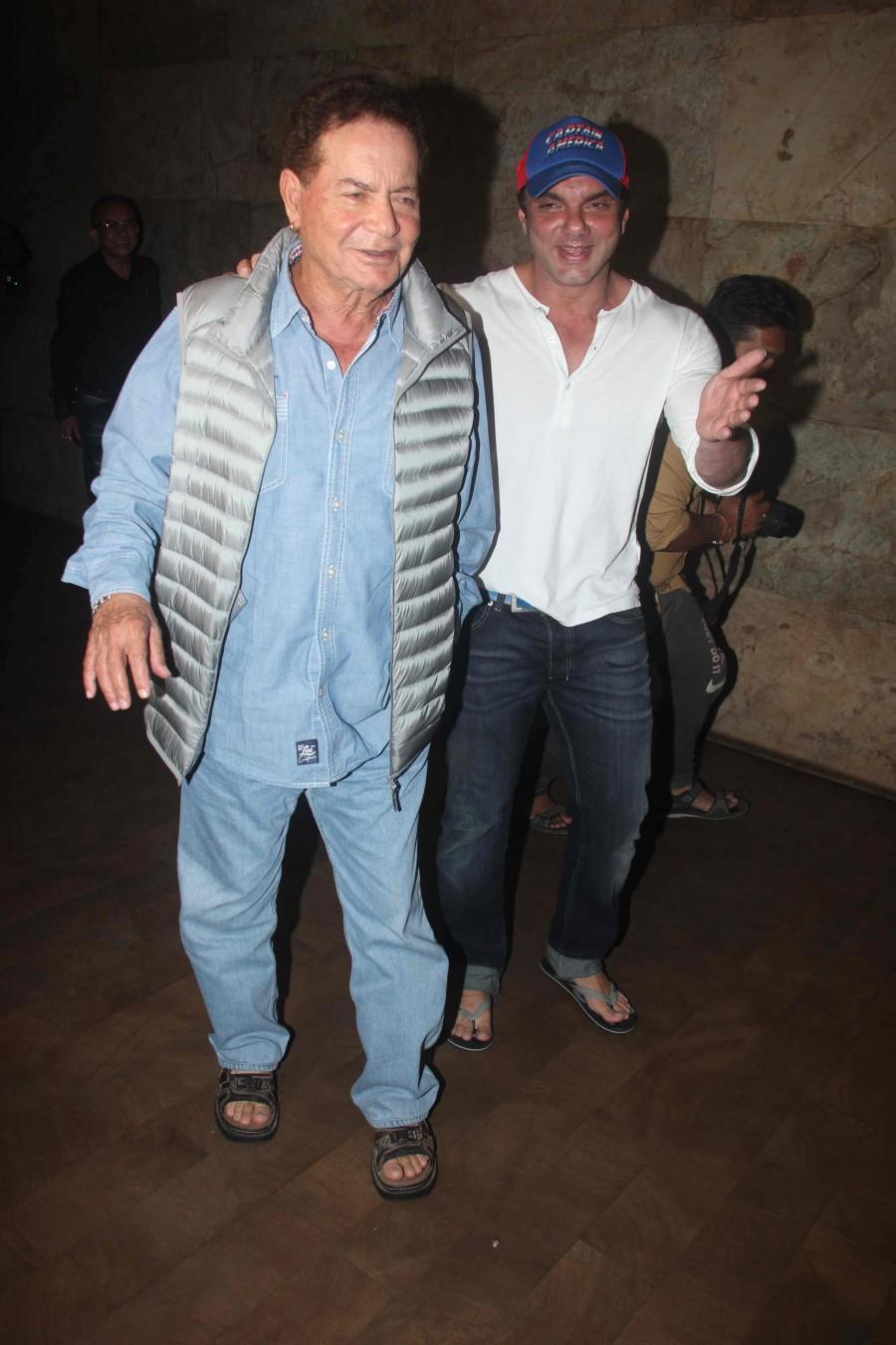 The recent screening of Bollywood movie 'Freaky Ali' was a star-studded affair. Bollywood stars like Sonakshi Sinha, Sohail Khan, Sonali Bendre, Arbaaz Khan, Salim Khan, Helen, Sushila Charak, Jas Arora, Sharman Joshi and Chunky Pandey were spotted at the special screening of Freaky Ali. Freaky Ali special screening,Freaky Ali,Sonakshi Sinha,Sohail Khan,Sonali Bendre,Arbaaz Khan,Salim Khan,Helen,Sushila Charak,Jas Arora,Sharman Joshi,Freaky Ali special screening pics,Freaky Ali special screening images,Freaky Ali special screening photos
