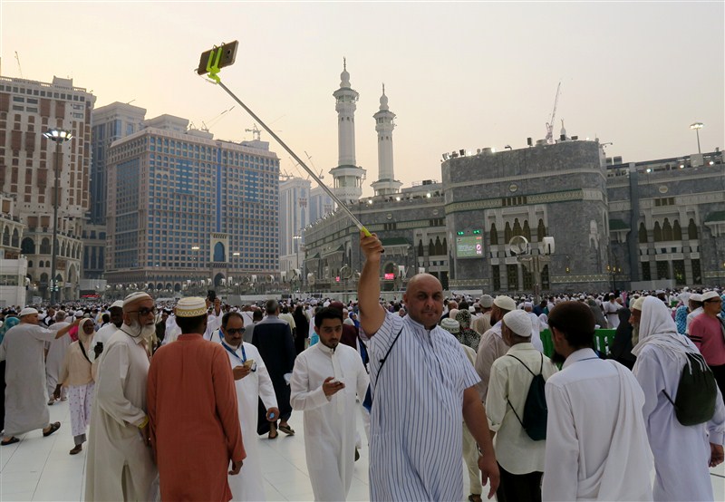 Muslim faithful make the annual Hajj pilgrimage to the holy city of Mecca. Mecca,city of Mecca,Hajj pilgrimage,Haj pilgrimage,Hajj,Haj,Eid al-Adha 2016: Hajj to Mecca,Hajj to Mecca,Journey to Mecca,Mount Al-Noor,Al-Noor mount