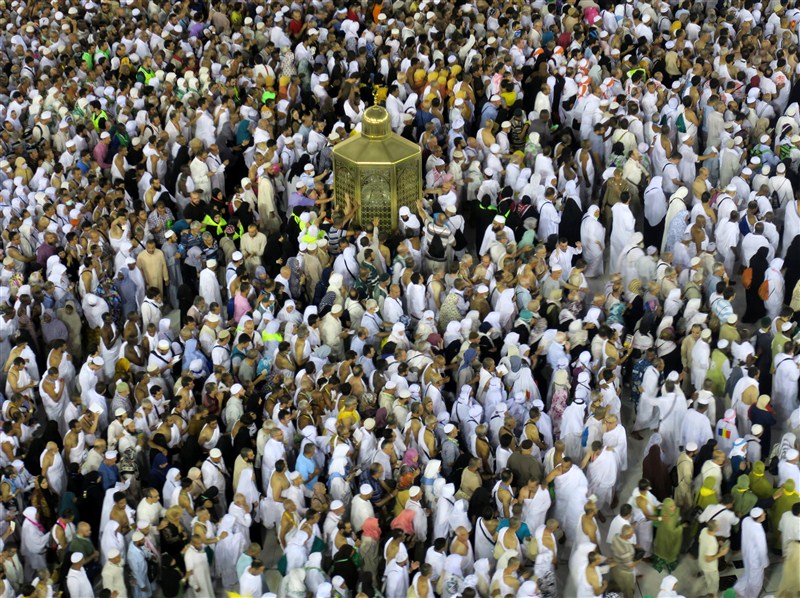 Muslim faithful make the annual Hajj pilgrimage to the holy city of Mecca. Mecca,city of Mecca,Hajj pilgrimage,Haj pilgrimage,Hajj,Haj,Eid al-Adha 2016: Hajj to Mecca,Hajj to Mecca,Journey to Mecca,Mount Al-Noor,Al-Noor mount