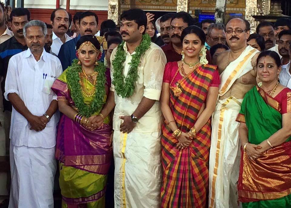 South Indian actress Keerthy Suresh at her sister Revathy's wedding. Keerthy Suresh,Keerthy Suresh wedding,Keerthy Suresh sister wedding,Keerthy Suresh sister marriage,Keerthy Suresh marriage,Revathy,vijay,vijay 60,ilayathalapathy vijay