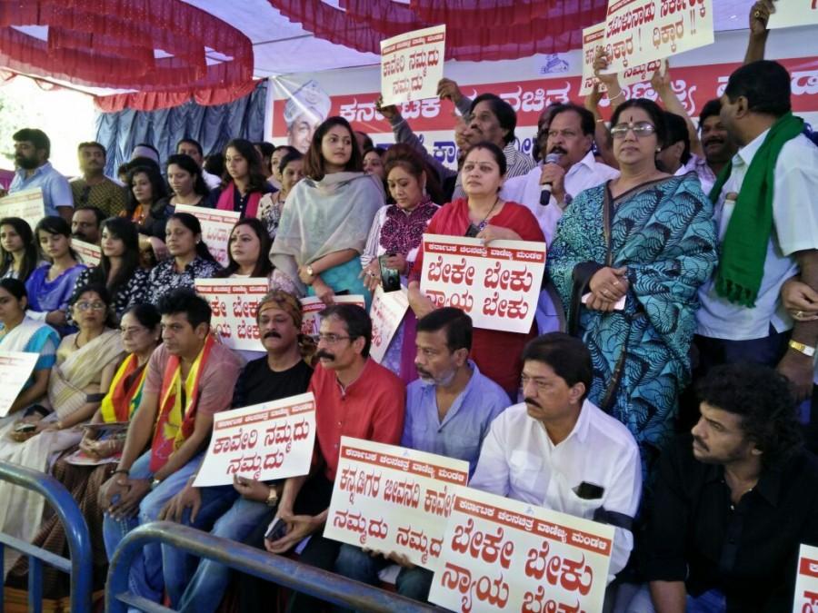 Sandalwood celebs like Shiva Rajkumar, Upendra, Bharathi, Shruthi, Devraj support Karnataka Bandh for Cauvery water row. Karnataka Bandh,Shiva Rajkumar,Upendra,Bharathi,Shruthi,Devraj,Cauvery water row,Cauvery water,cauvery water issue,Cauvery water dispute