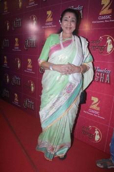 Veteran singer Asha Bhosle, who turned 83 on Thursday, marked her special day with a 