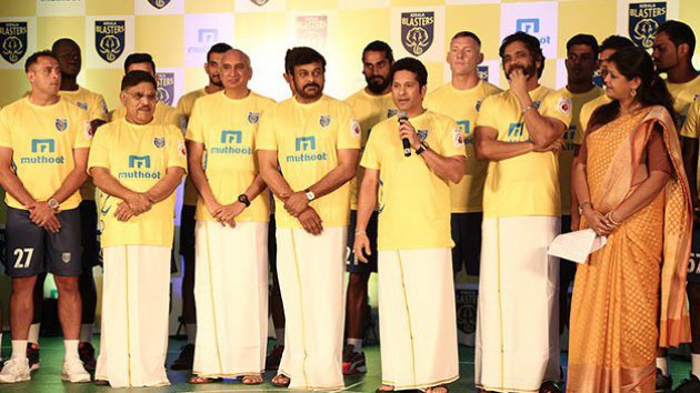 Sachin Tendulkar, Chiranjeevi, Nagarjuna, Nivin Pauly unveil Kerala Blasters team. Sachin Tendulkar,Nagarjuna,Nivin Pauly,Kerala Blasters team,Kerala Blasters,Megastar Chiranjeevi,Chiranjeevi,kerala blasters team,kerala blasters team 2016